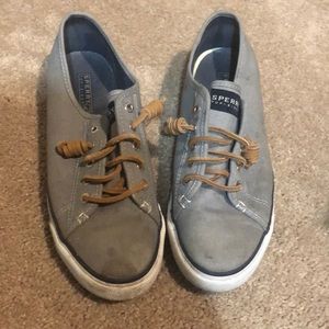 Sperry boat shoes!!
